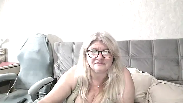 Diana 49 online show from May 5, 7:33 pm