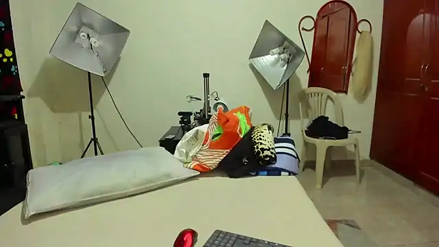 ashley rossez7 online show from December 3, 12:13 am