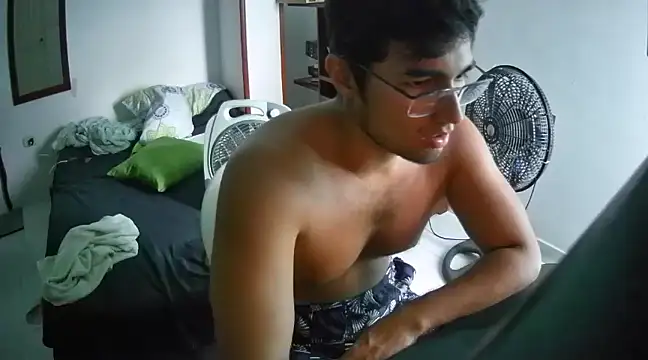 lechero226 online show from February 8, 7:05 pm