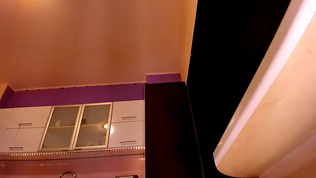 purpleariellx online show from December 21, 1:32 pm