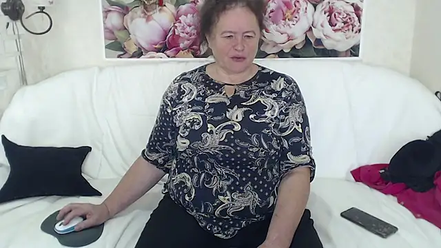 FlaviaSquirts online show from September 13, 6:57 am