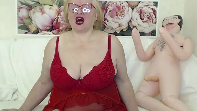 FlaviaSquirts online show from February 1, 7:29 am