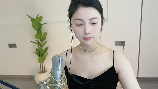 HaagenDazs  online show from February 27, 12:10 am