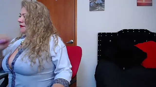 Ursulawhite69 online show from January 27, 3:07 pm