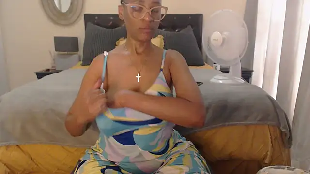 Snapshot of Creamyass22 chatting on December 14, 1:16 pm Creamyass22 online show from December 14, 1:16 pm