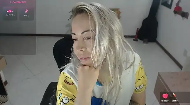 charlottezoe15 online show from December 13, 9:02 am