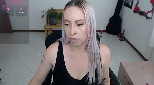 charlottezoe15 online show from January 17, 6:02 pm