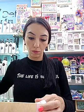 Snapshot of LunaZambrano chatting on October 28, 5:48 pm LunaZambrano online show from October 28, 5:48 pm