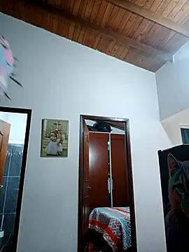 Snapshot of LunaZambrano chatting on December 5, 2:14 pm LunaZambrano online show from December 5, 2:14 pm