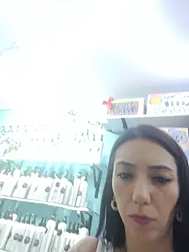 Snapshot of LunaZambrano chatting on June 25, 8:57 pm LunaZambrano online show from June 25, 8:57 pm
