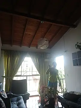 Snapshot of LunaZambrano chatting on July 17, 1:51 pm LunaZambrano online show from July 17, 1:51 pm