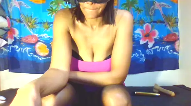 Snapshot of laetitiafun chatting on March 5, 2:34 pm laetitiafun online show from March 5, 2:34 pm