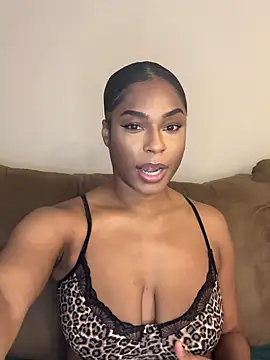 CandyLuxxxx online show from December 11, 5:15 pm