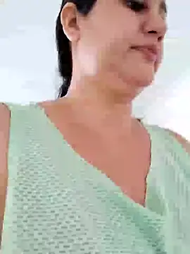 Snapshot of keilymadam chatting on December 5, 2:44 pm keilymadam online show from December 5, 2:44 pm
