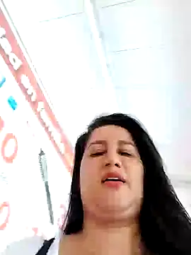 Snapshot of keilymadam chatting on December 9, 1:24 pm keilymadam online show from December 9, 1:24 pm