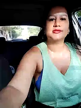 Snapshot of keilymadam chatting on December 26, 12:27 pm keilymadam online show from December 26, 12:27 pm