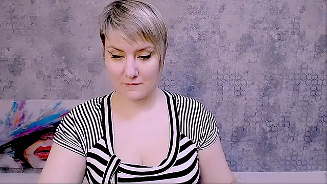 Djullia online show from February 28, 9:15 am