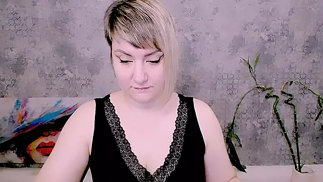 Djullia online show from May 30, 5:04 am