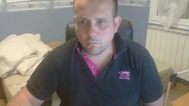 manubm03 online show from October 28, 12:52 pm