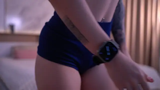 Cute Foxyxh online show from April 28, 3:22 am