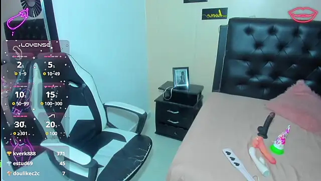 mila katts online show from February 15, 6:44 am