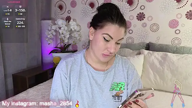 Madelynn online show from November 9, 1:42 pm