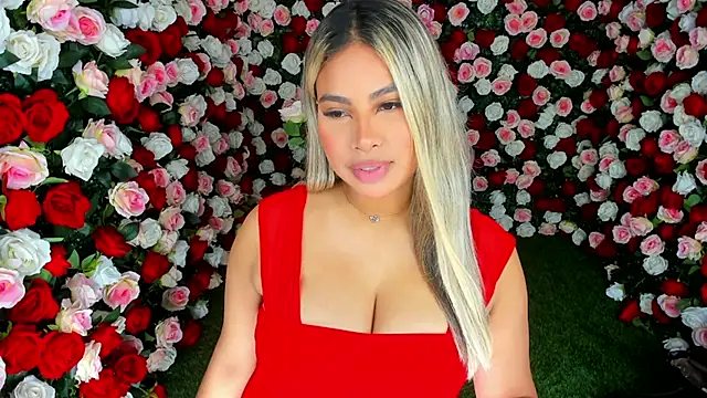 Snapshot of Carlota_peach chatting on February 15, 3:31 am Carlota peach online show from February 15, 3:31 am