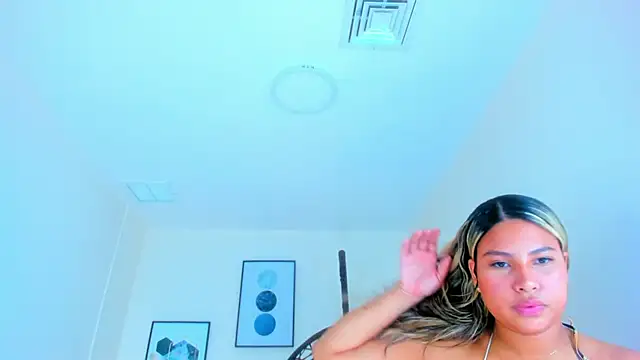 Snapshot of Carlota_peach chatting on March 10, 9:43 am Carlota peach online show from March 10, 9:43 am