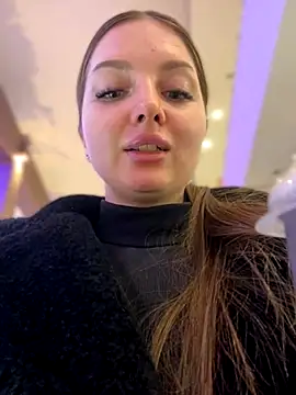 KrisMagnoly online show from December 14, 4:45 pm