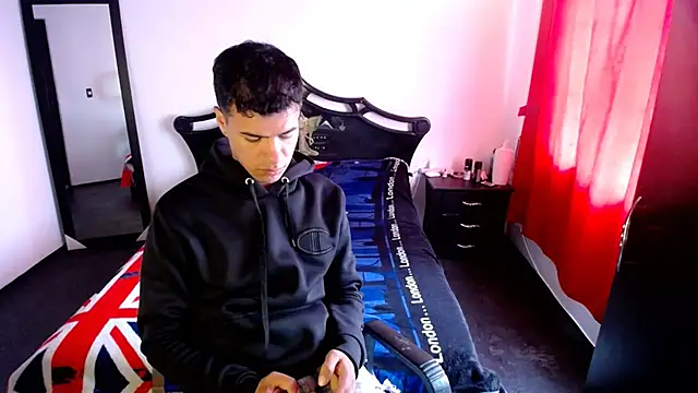 Snapshot of Deiby_casas chatting on February 27, 2:21 pm Deiby casas online show from February 27, 2:21 pm