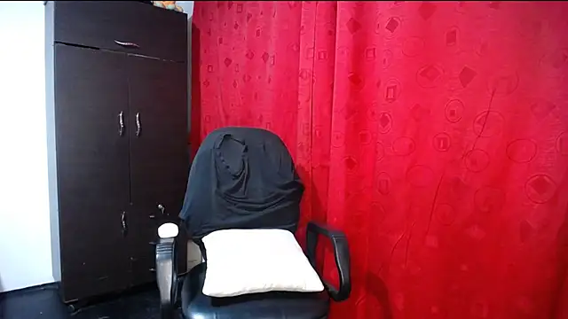 Snapshot of Deiby_casas chatting on October 12, 7:07 am Deiby casas online show from October 12, 7:07 am