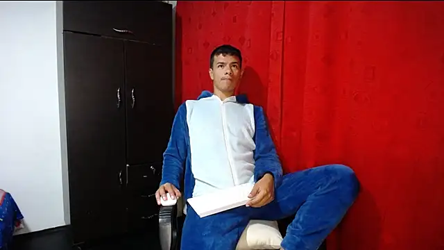 Snapshot of Deiby_casas chatting on October 13, 8:36 am Deiby casas online show from October 13, 8:36 am