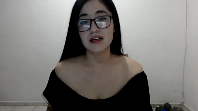 YummymeowW online show from January 18, 4:59 am