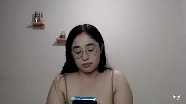 YummymeowW online show from October 26, 3:45 am