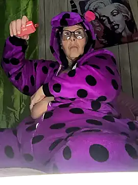 davisdesiresxh online show from December 12, 7:15 pm