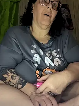 davisdesiresxh online show from December 17, 3:28 pm