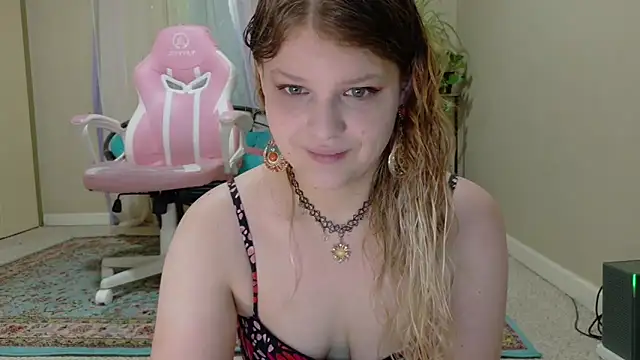 Emihaze online show from April 24, 4:42 pm