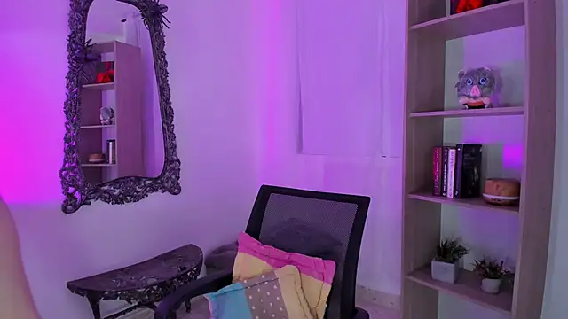 KimberlyJohnsoon online show from November 17, 3:29 pm