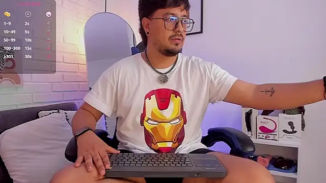 DaviidEvans  online show from January 11, 4:28 am