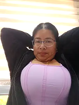Snapshot of __valentina18 chatting on February 19, 1:39 pm   valentina18 online show from February 19, 1:39 pm