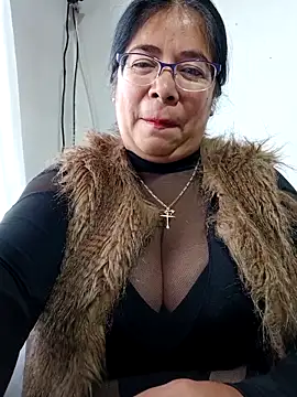 Snapshot of __valentina18 chatting on March 2, 1:05 pm   valentina18 online show from March 2, 1:05 pm