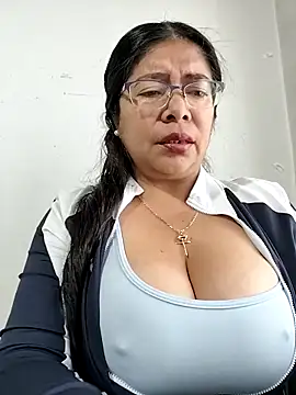   valentina18 online show from November 8, 1:11 pm