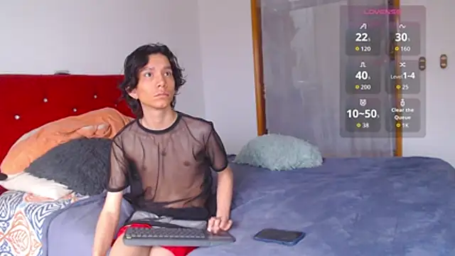 LAICK 01 online show from November 30, 10:25 pm