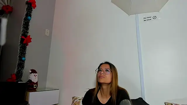 Snapshot of beauti_wild25 chatting on January 2, 7:07 pm beauti wild25 online show from January 2, 7:07 pm