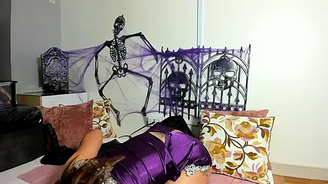 Snapshot of beauti_wild25 chatting on October 13, 7:14 pm beauti wild25 online show from October 13, 7:14 pm