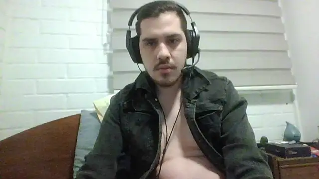 hung weeb online show from November 19, 4:23 am