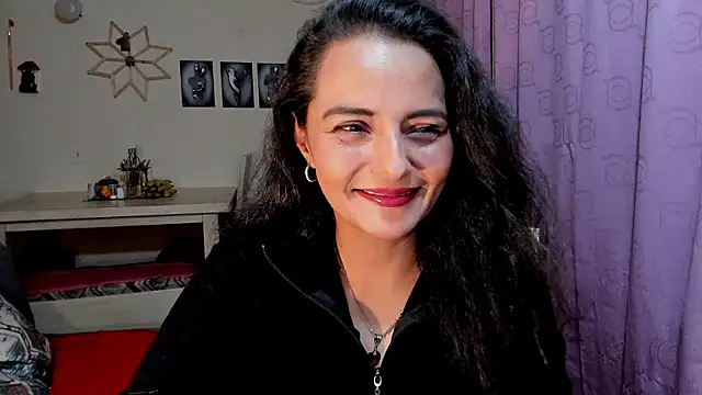 emma luxy online show from April 8, 5:18 am