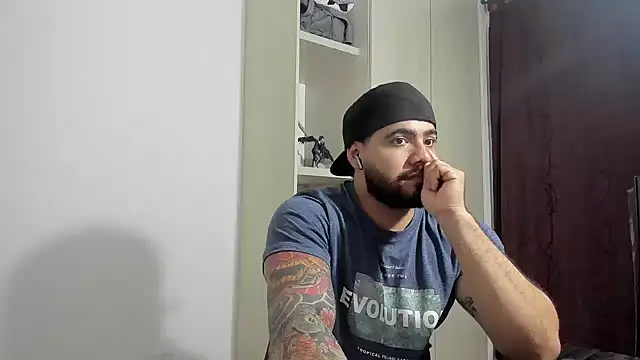 Snapshot of _Coddygold_ chatting on November 17, 12:16 am Coddygold online show from November 17, 12:16 am