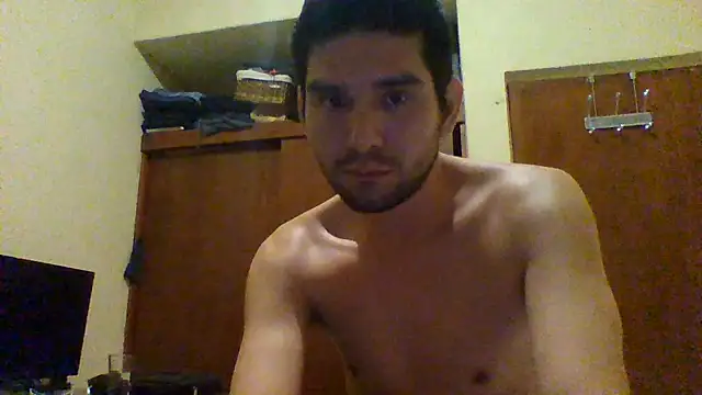 Snapshot of Tomthelong chatting on October 31, 11:55 am Tomthelong online show from October 31, 11:55 am