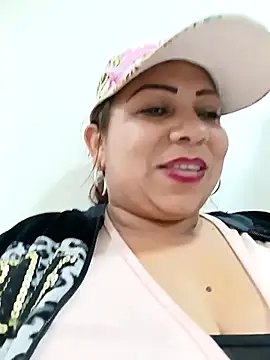 Alyona21 online show from February 10, 11:45 pm